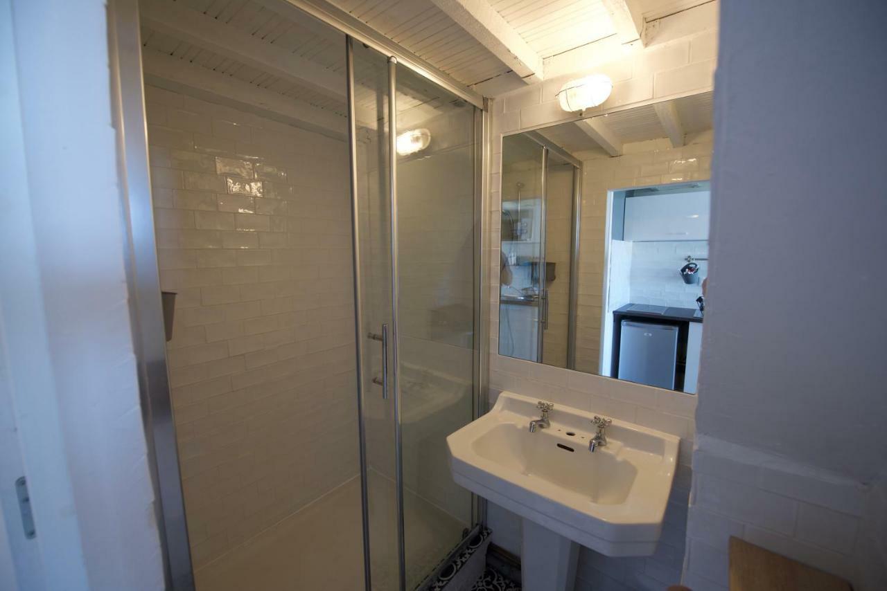 Eco Studios Mezzanine Wifi Piscine Stationnement Gratuit Terrasse Dans Jardin Rouen Exterior photo